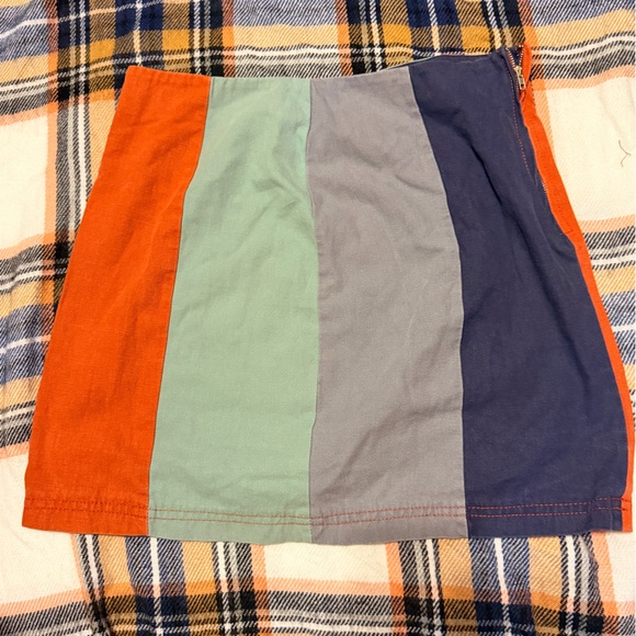 Colorblock Mini Skirt - Picture 2 of 4
